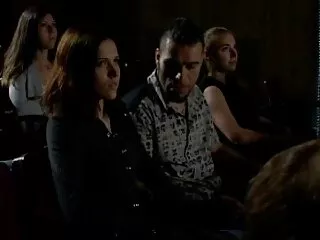 MILF Քերոլ Վինգսը BBC- ն վերցնելուց առաջ խաղալիքով ձգում է իր դոշիկին