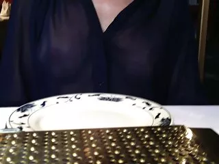 MARISKAX unningնցող շիկահեր Թինան խաբվում է տնակում
